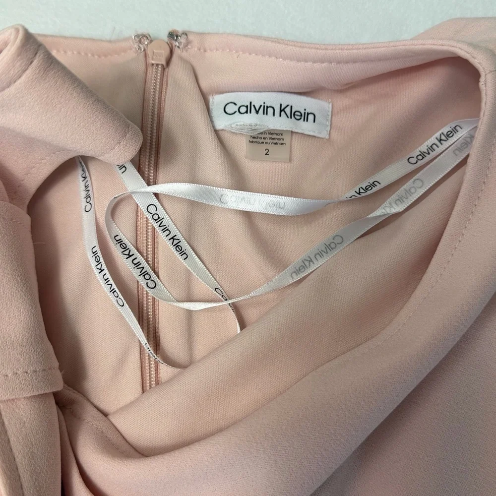 Calvin Klein Blush Bow Shoulder Sheath Dress Size 2 Elegant
NWOT - Picture 4 of 5